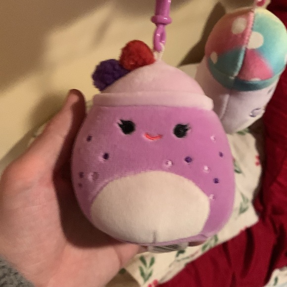 Vie the berry smoothie squishmallow clip NWT - Picture 1 of 4